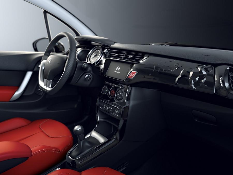  Citroen C3 Red Block Concept 2011 года  (фото 8 из 11)